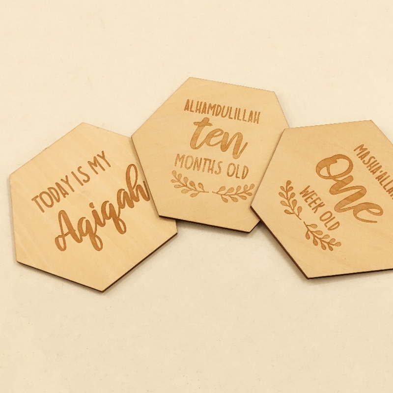 Tarjeta de hito de madera láser láser tallado poligon baby \\\\ \'s primer cumpleaños de cumpleaños para bebés tarjetas para bebés